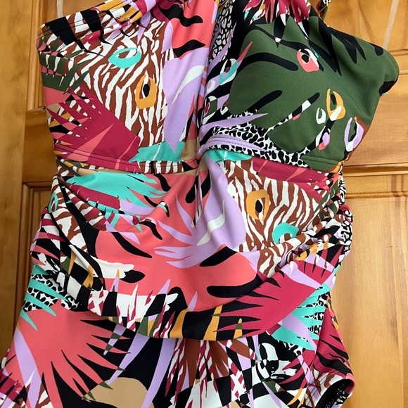 NWT-Bleu Rod Beatty-Swimsuit-Size 12 - Picture 5 of 12